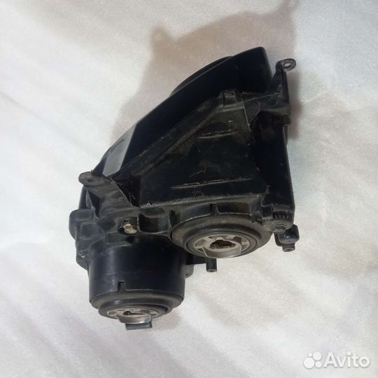 Фара правая Kawasaki ZX14/ZZR 1400 06-11