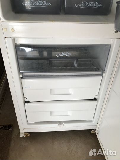 Холодильник бу Snaige