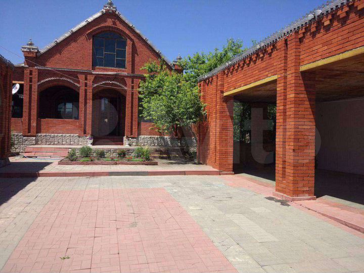 Дом 244 м² на участке 10 сот.