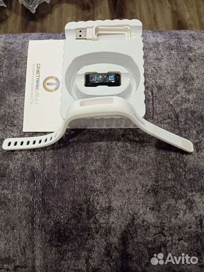 Фитнес браслет Onetrak Life 05