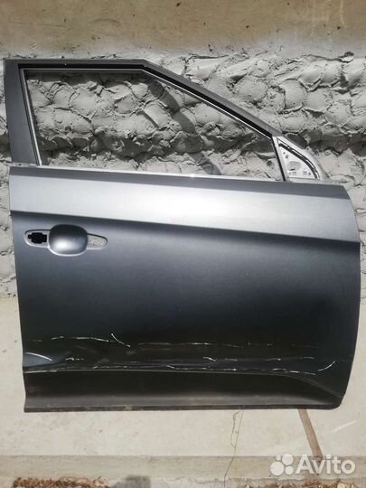 Продам дверь правую переднюю