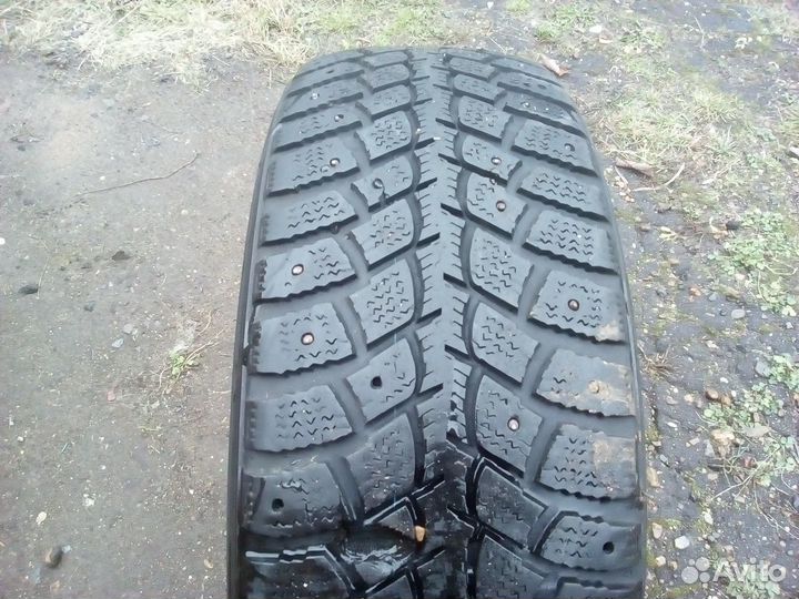Kumho I'Zen Wis KW19 215/60 R16