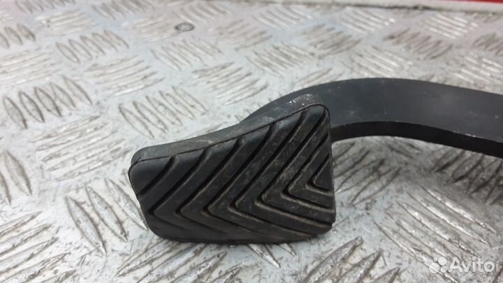 Педаль тормоза Kia Sorento рест. 2007