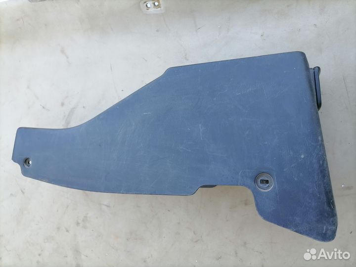 Консоль между сидений Nissan Almera N15 1995-2000