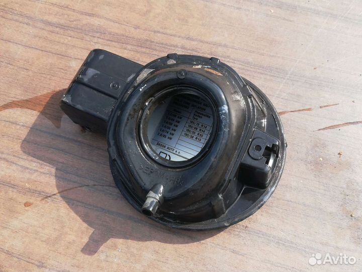 Лючок бензобака Шкода Фабия 1