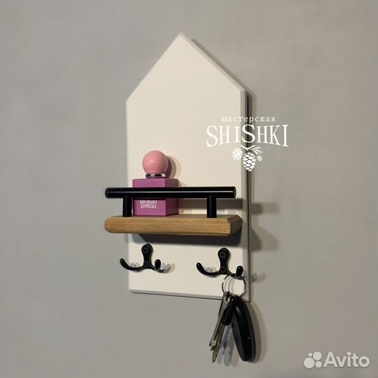 Ключница деревянная, полка с крючками в прихожую