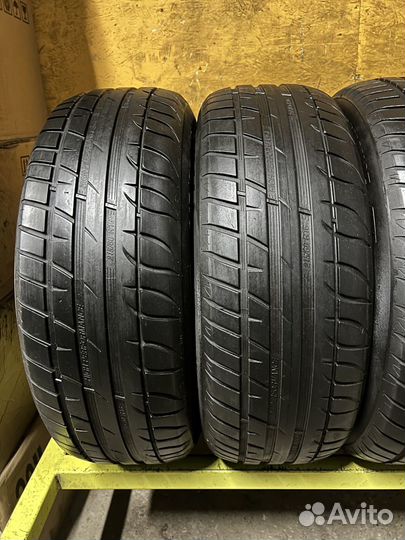 Tigar High Performance 215/60 R16