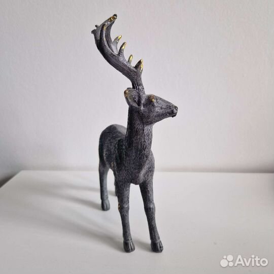Фигурка олень с позолотой декоративная