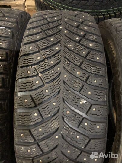 Michelin X-Ice North 4 215/60 R16 99T