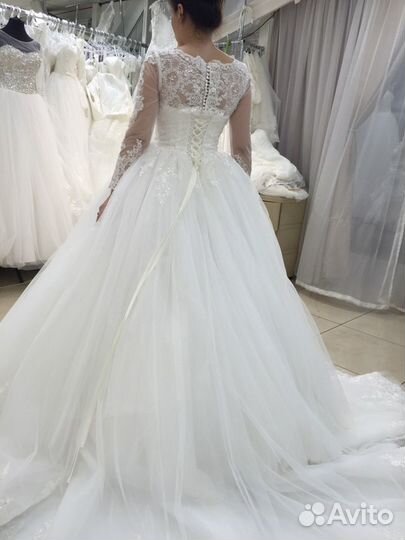 Свадебное платье