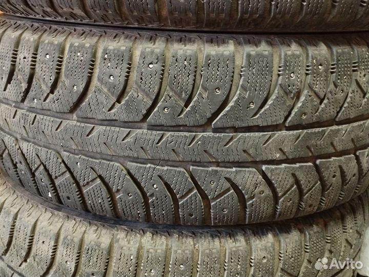 Bridgestone Ice Cruiser 7000 275/65 R17 119T
