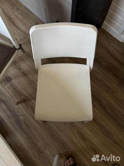 Стол обеденный и стулья