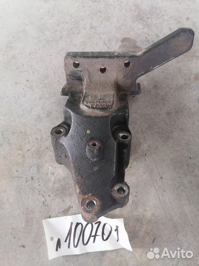 Кронштейн двигателя правый Chevrolet Cruze J300 F1