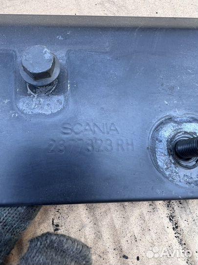 Кронштейн радиатора Scania 6 2377323