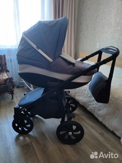 Продаю детскую коляску