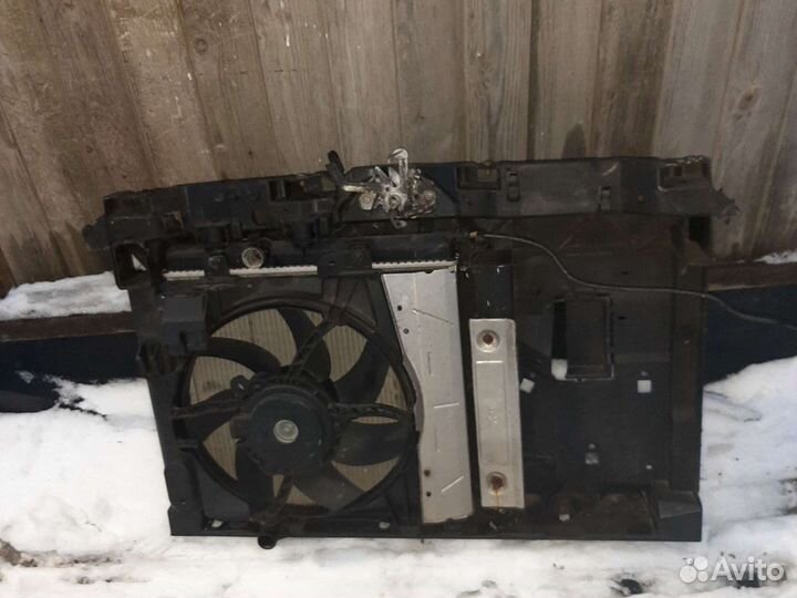 Панель передняя телевизор Пежо 207 1.4i в сборе