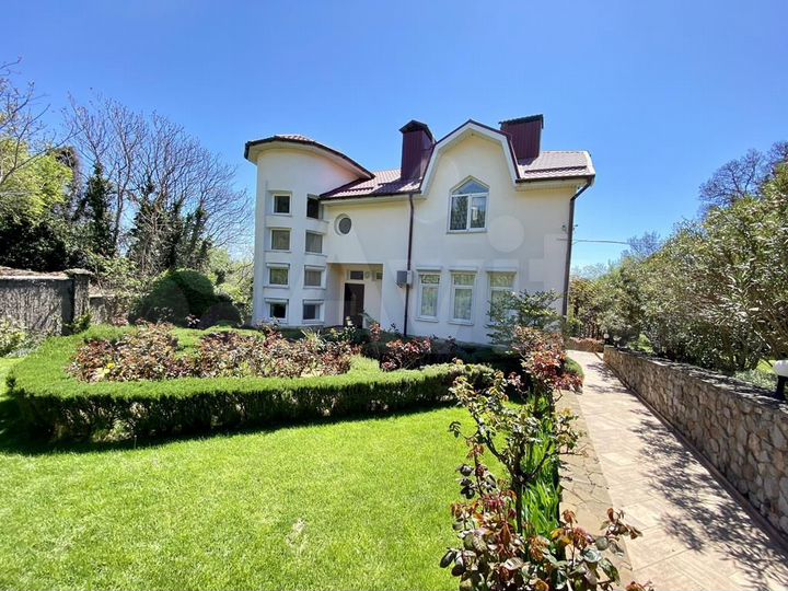 Дом 329 м² на участке 21 сот.