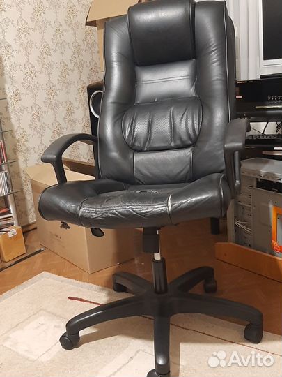 Кресло руководителя натур. кожа бу под реставрацию