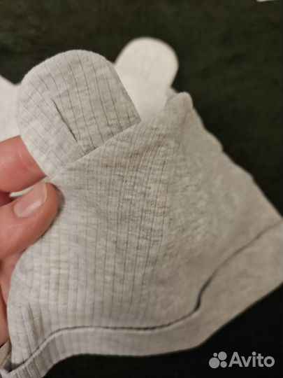 Шапочки хлопковые H&M 2 шт,продаю вместе