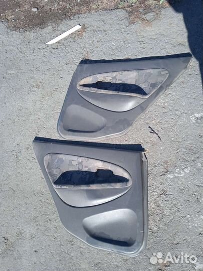 Дверные карты задние Mitsubishi carisma митсубиси