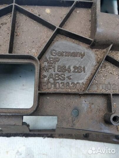 Накладка декоративная на торпедо 4F1864261K