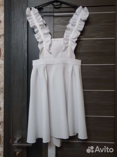 Белый школьный фартук