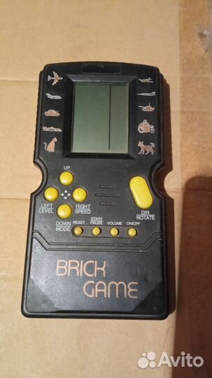 Игровая приставка Brick Game