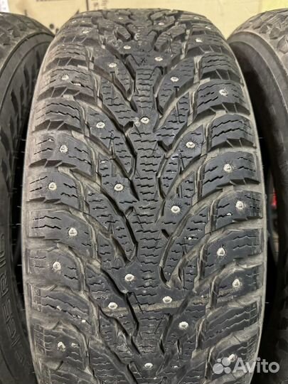 Nokian Tyres Hakkapeliitta 9 SUV 215/65 R16 102T