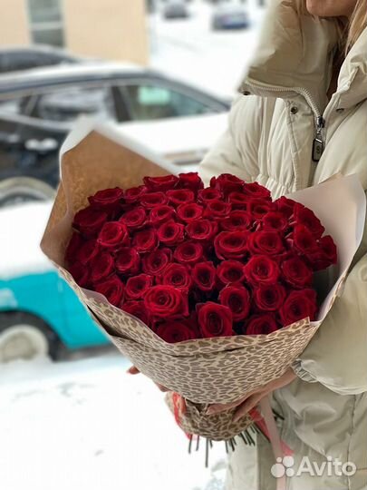Букет из 51 розы. Букет из российских роз