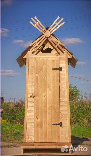 Уличный туалет деревянный HME563