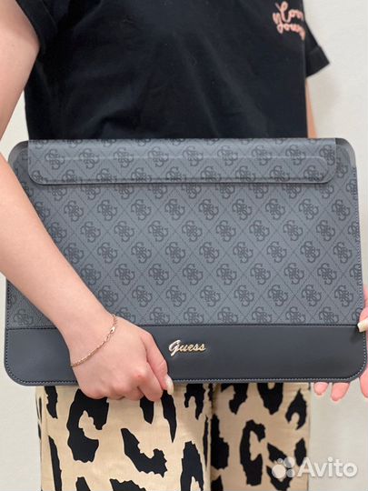 Чехол-папка Guess для MacBook