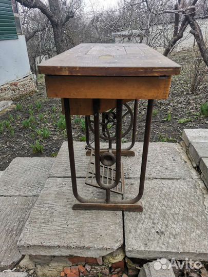 Станина от швейной машинки