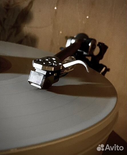 Виниловый проигрыватель Silverstone Stone Belt