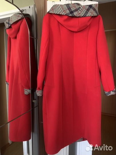 Пальто женское 52 размер