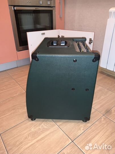 Комбоусилитель для электроакустической гитары