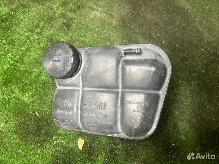 Бачок расширительный Mercedes-Benz S-Class W140