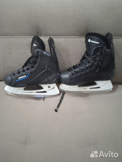 Коньки хоккейные