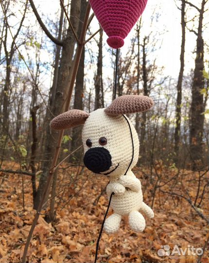 Собака на шарике