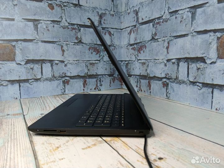 Мощный ноутбук HP AMD/2видеокарты/SSD/4gb/FullHD