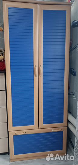 Мебель с детскую компьютерный стол+шкаф под одежду