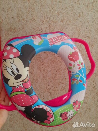 Детское сиденье на унитаз