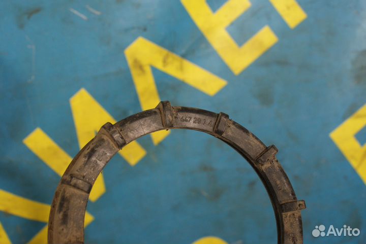 Гайка бака Volkswagen Sharan