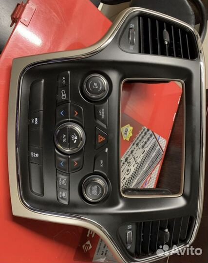 Монитор+Центральная панель на Jeep Grand Cherokee