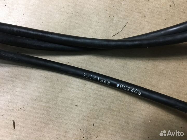 Тросик открывания капота Cadillac SRX II 09-16