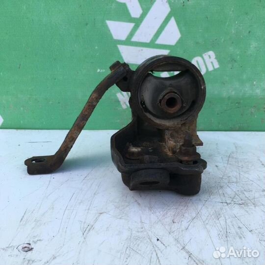 Кронштейн кпп Тойота Карина Е