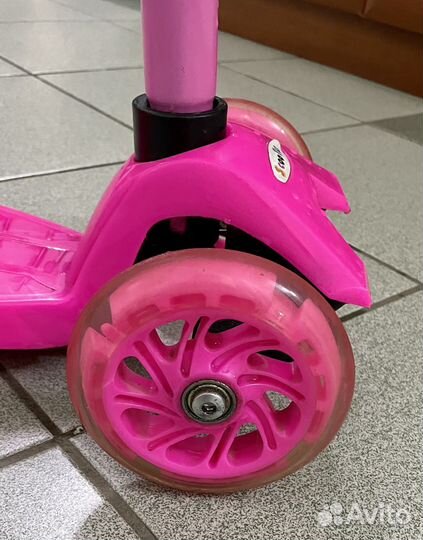 Самокат трехколесный