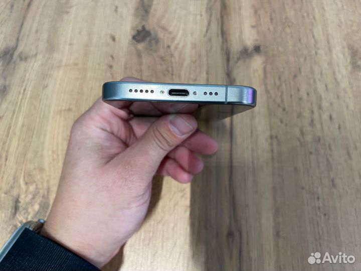 iPhone 15 Pro, 256 ГБ