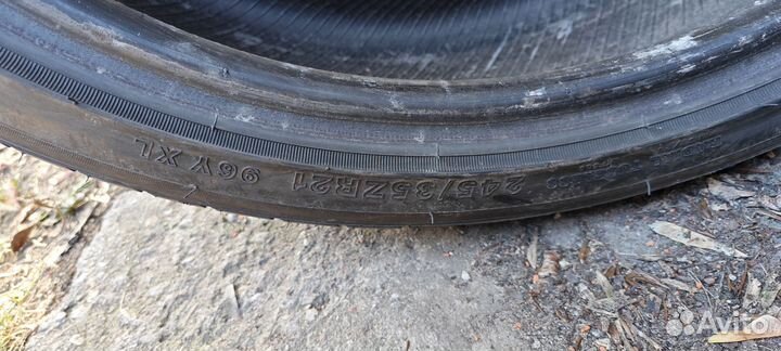 Kinforest KF550-UHP 245/35 R21 и 285/30 R21