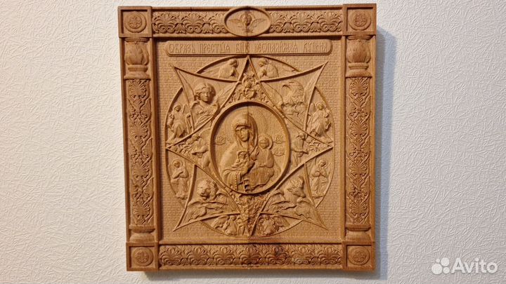 Икона и крест резные