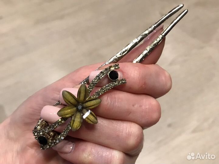 Заколка шпилька со стразами